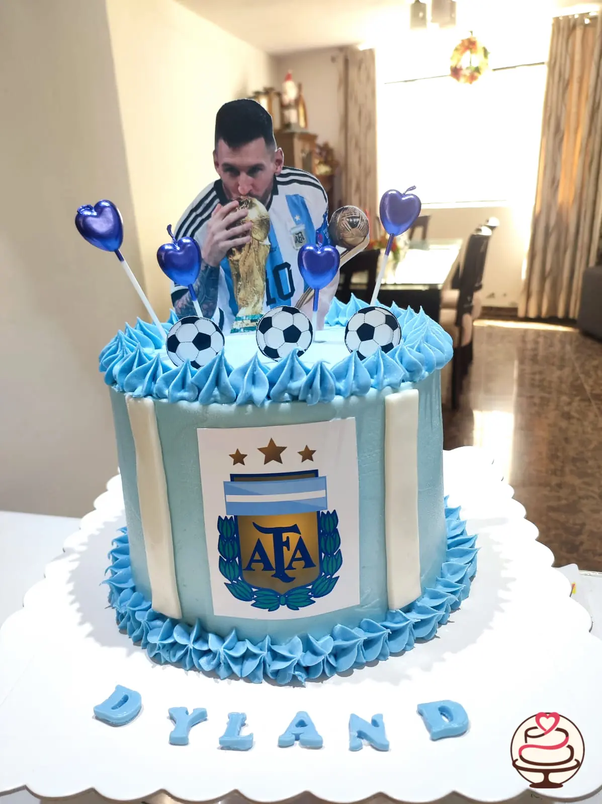 Torta temática de fútbol inspirada en Lionel Messi para el cumpleaños de Dyland
